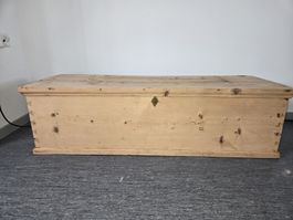 Holztruhe