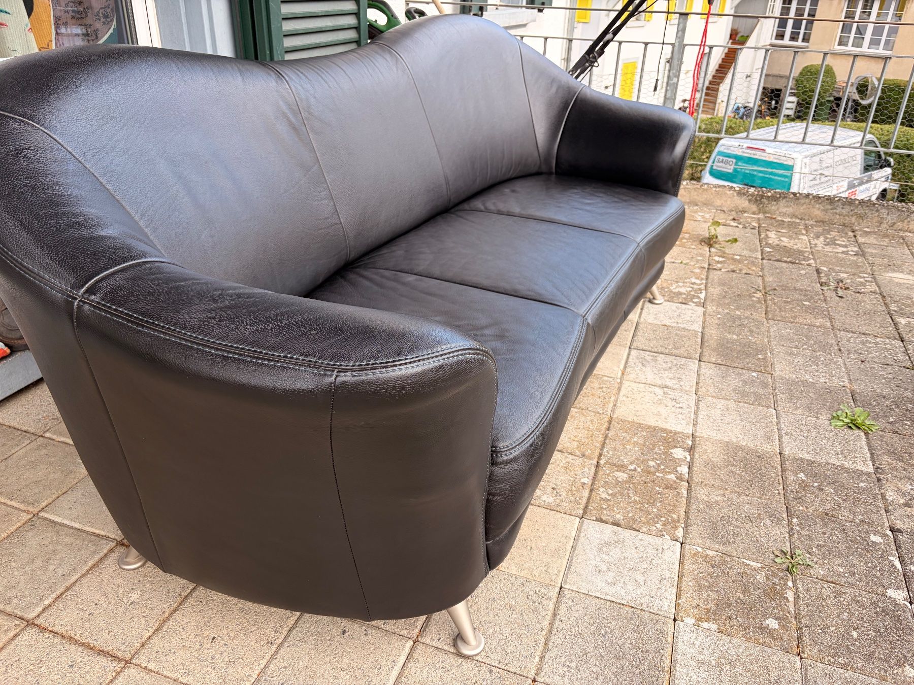 Divani: Ledersofa, gebraucht  - schwarz mit blauer Naht – Usato da Aarburg venduto da Mel_zs28 1