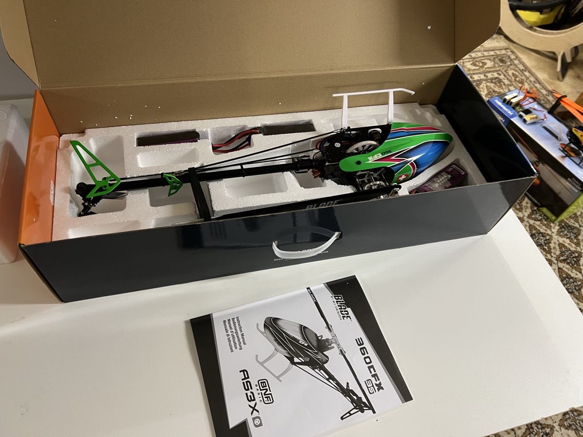 Blade RC Kits de montage: Heli Blade 360CFX 3S mit 4 Akkus – Neuf (Voir description) à Amlikon-Bissegg par hanspi1968 5