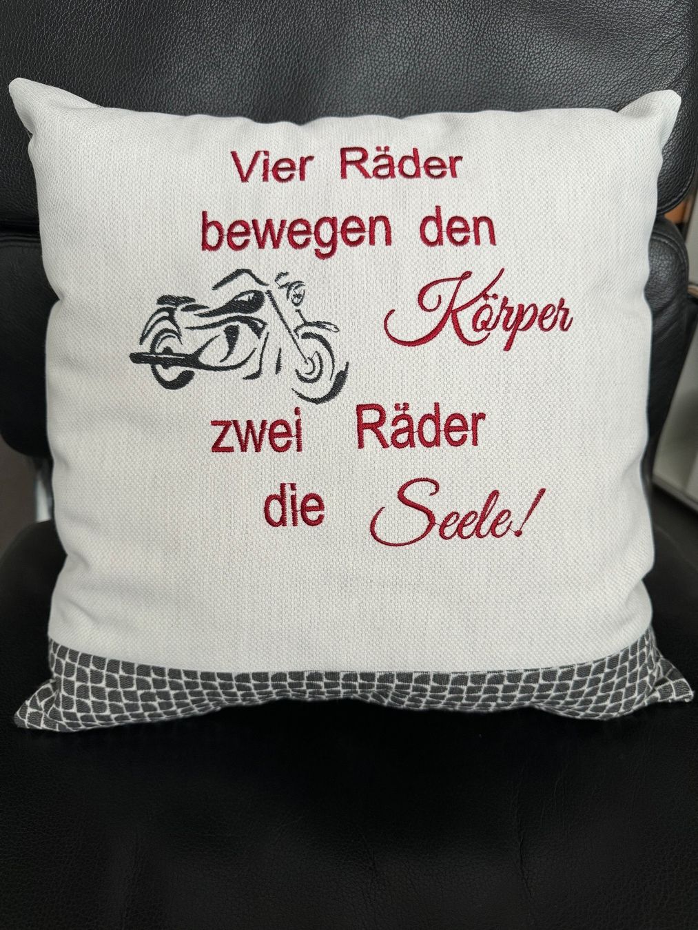 Cuscini: Kissen - Motorrad / Wohnen – Nuovo e nell'imballaggio originale da Unterkulm venduto da TommyFu