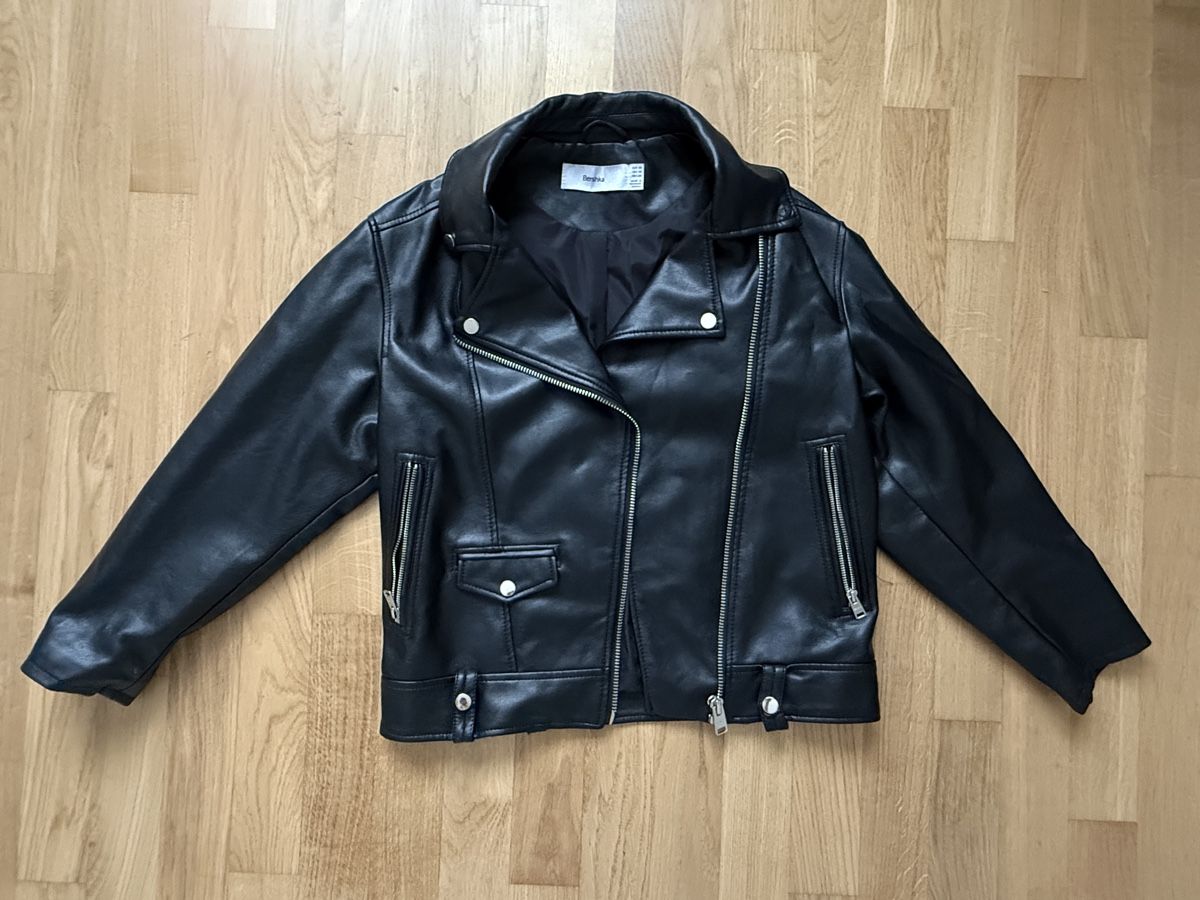 Jacken: Oversized Kunstlederjacke schwarz Grösse XS – Gebraucht aus Gempenach von lilstasi