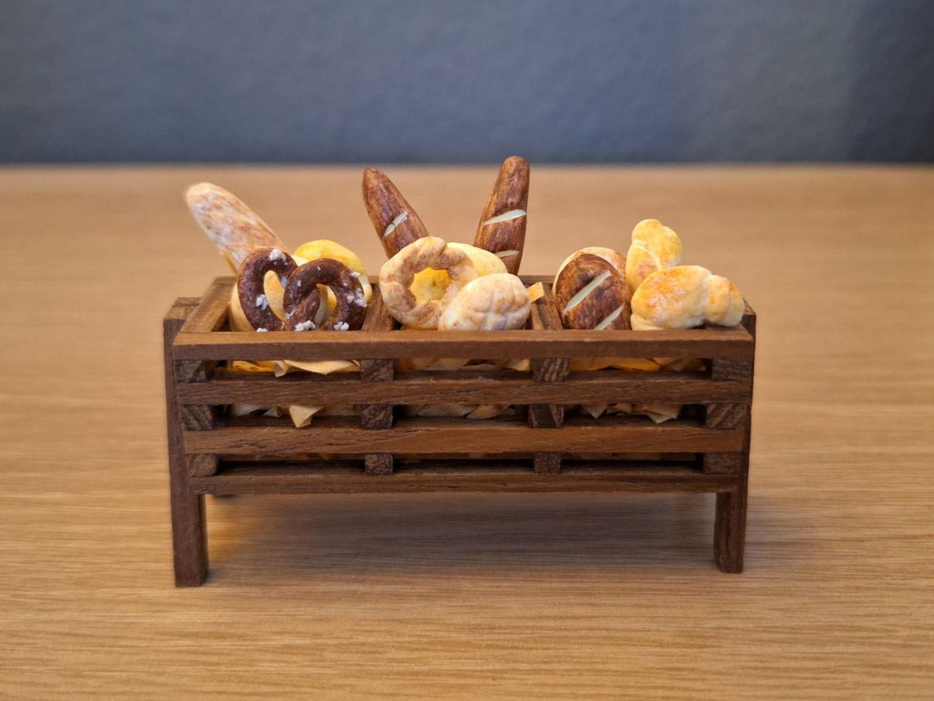 Case e mobili per bambole: Handmade Brot Gestell – Nuovo (secondo la descrizione) da Zürich venduto da HandmadeTinyFood 1