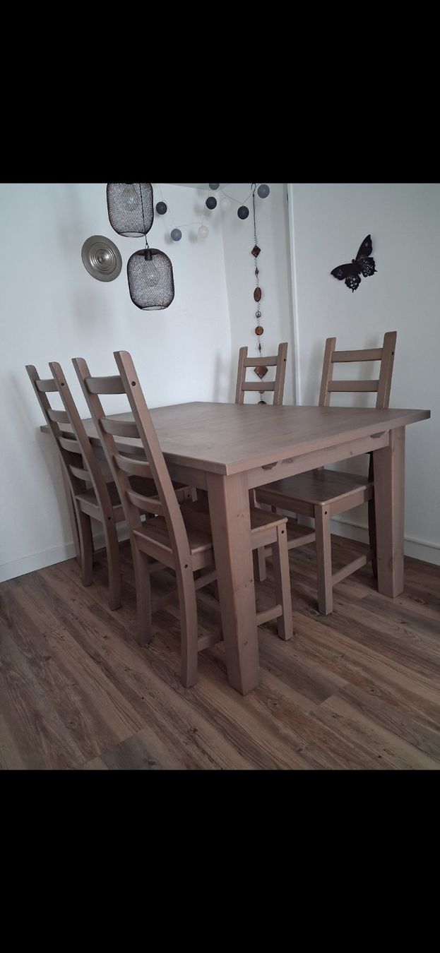 Set di tavolo e panche: Esstisch inkl. Stühle – Usato da Aathal-Seegräben venduto da kas_xvy7