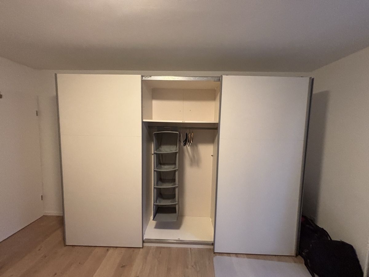 Armadi: Grosser Schrank mit Schiebetüren – Usato da Emmenbrücke venduto da rob_9wkj 1