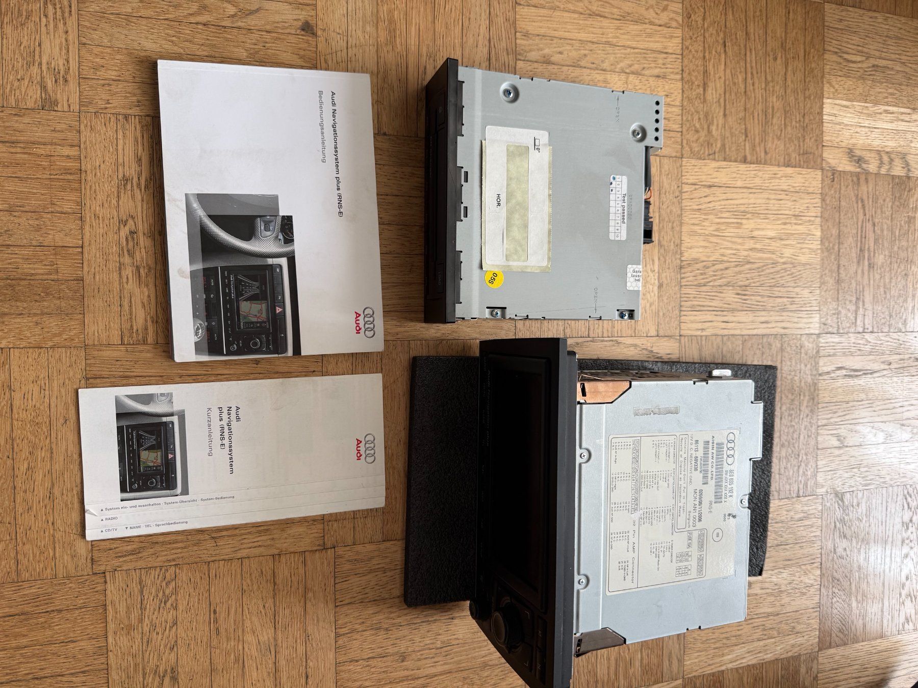 Radio: Audi RNS-E Navigationssystem (8E0 035 192 K) + CD-Wechsler – Usato da Ittigen venduto da Scbern2