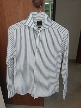 Camicia bianca con strisce sottili blu, taglia S/M