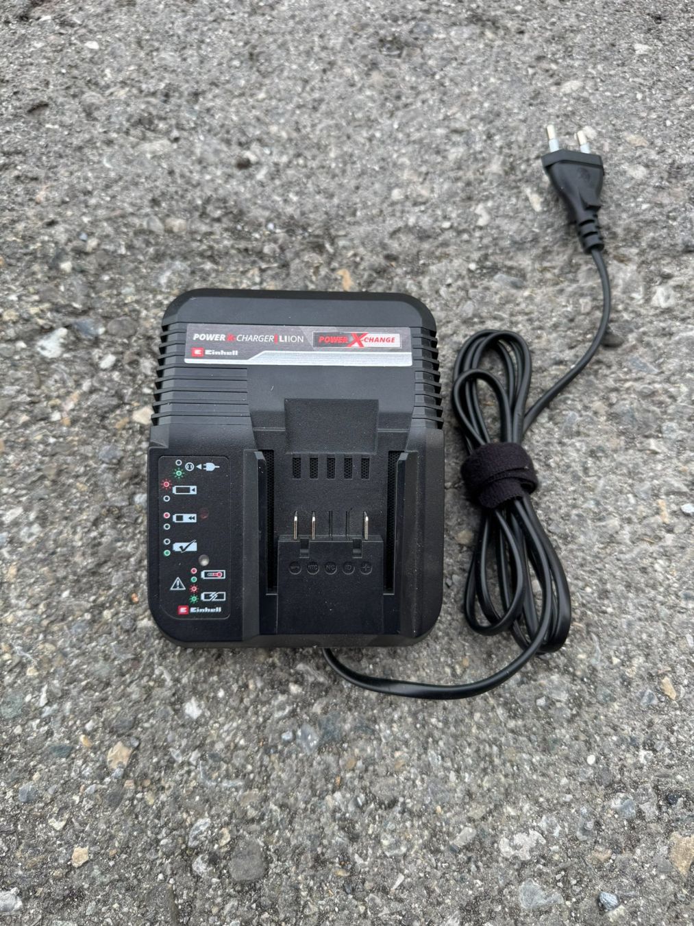 Einhell Caricatori & Batterie: Einhell Power X-Change Ladegerät 3A gebraucht – Usato da Lüchingen venduto da Munchkin89
