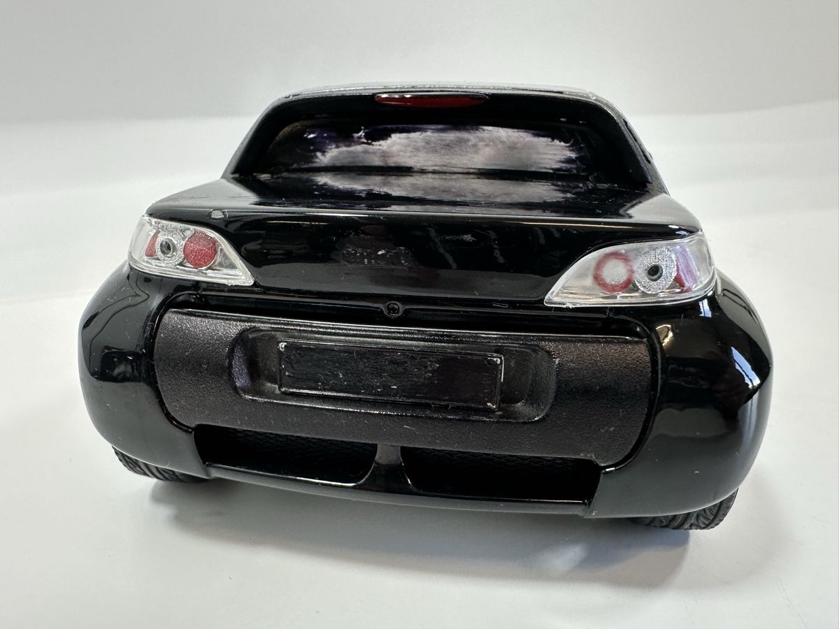 Bburago Modellautos: Smart Roadster 1:18, schwarz, BBURAGO – Gebraucht aus Zofingen von rf9_x2xt 4