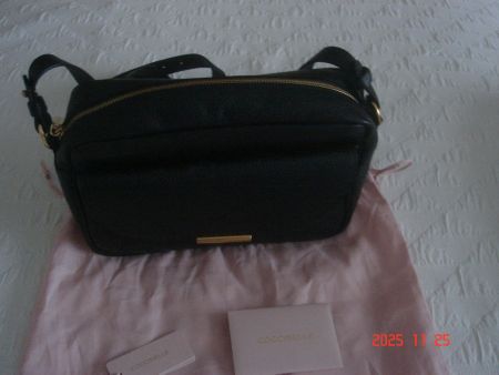 COCCINELLE TASCHE SCHWARZ