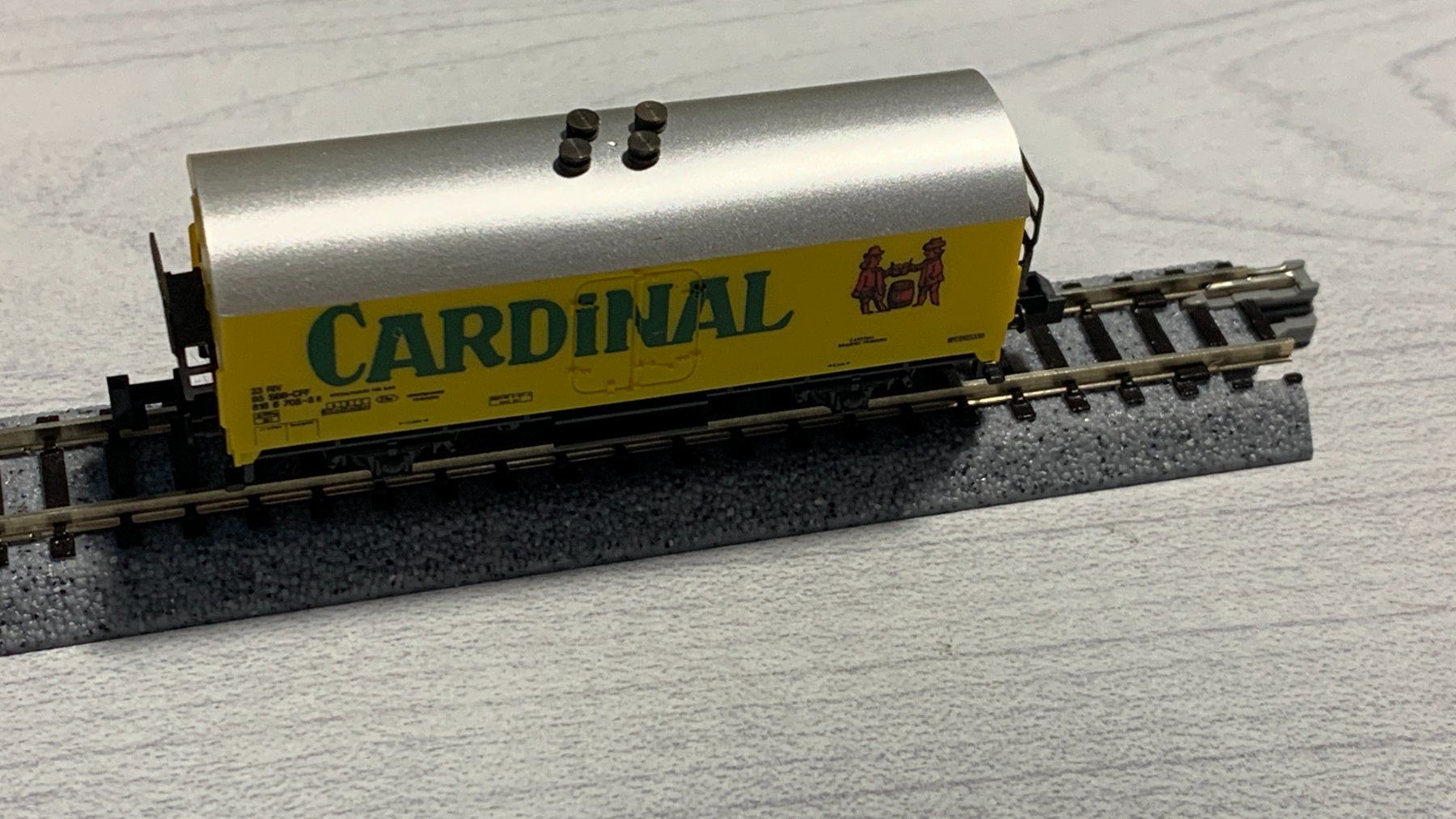 Trix Modellini di ferrovie: Minitrix 13693 Kühlwagen Bier Cardinal SBB – Nuovo (secondo la descrizione) da Unterengstringen venduto da Tobaz