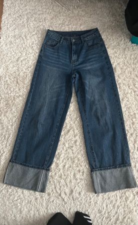 Jean large bleu avec revers, coupe droite, d'occasion