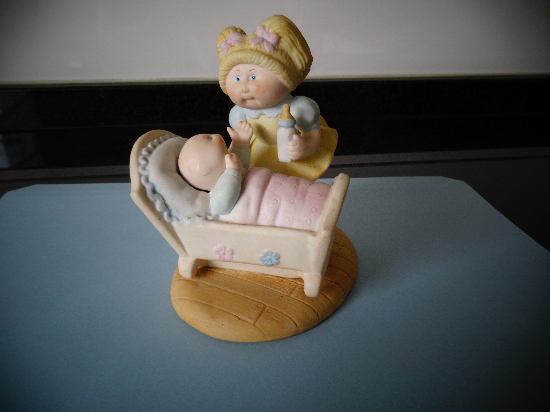 Statuette: Figur Mutter mit Kind 1984 – Usato da Neerach venduto da jenny062 2