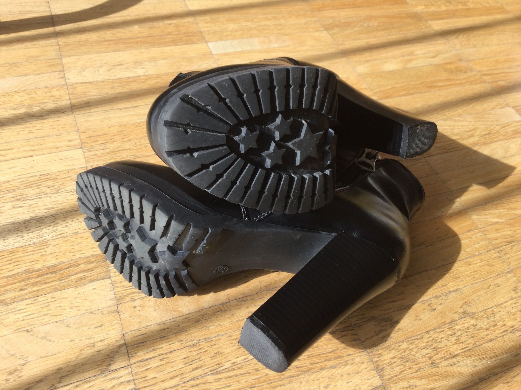 Scarpe da donna: Damen Ankle Boots Gr 38 – Usato da Zürich venduto da VorlonShadow 4