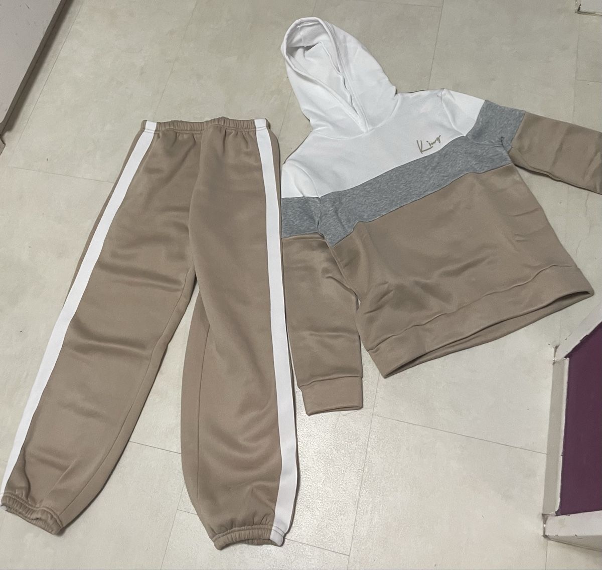 Completi: Jogginganzug  – Nuovo (secondo la descrizione) da Gossau ZH venduto da Lavinia07