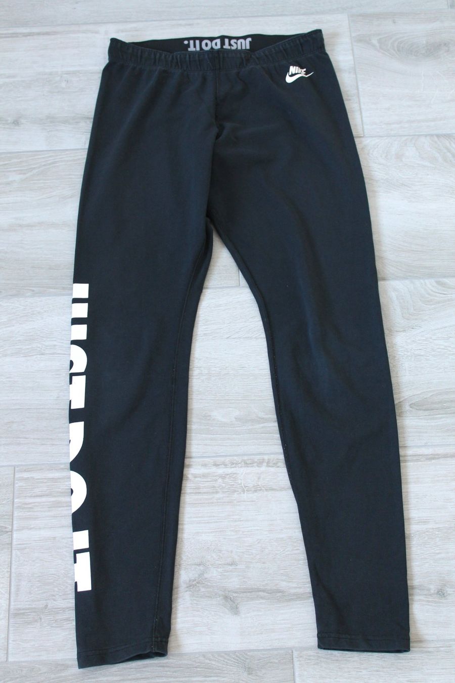 Nike Leggings: Leggins NIKE taille M – D'occasion à Chez-le-Bart par jasse