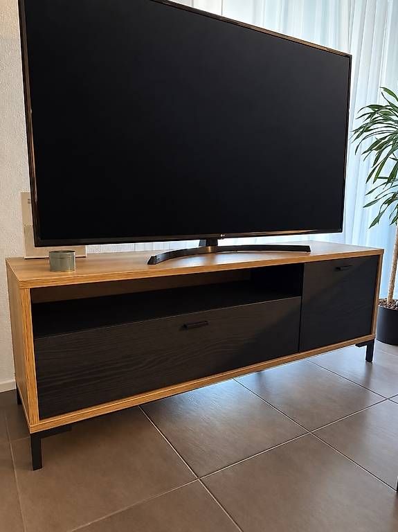 Interio TV Möbel: Modernes TV-Möbel Interio  Eichenoptik / Schwarz – Gebraucht aus Hendschiken von gxv12