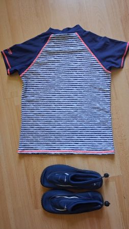 T-shirt baignade taille 152 + chaussures baignade taille 34