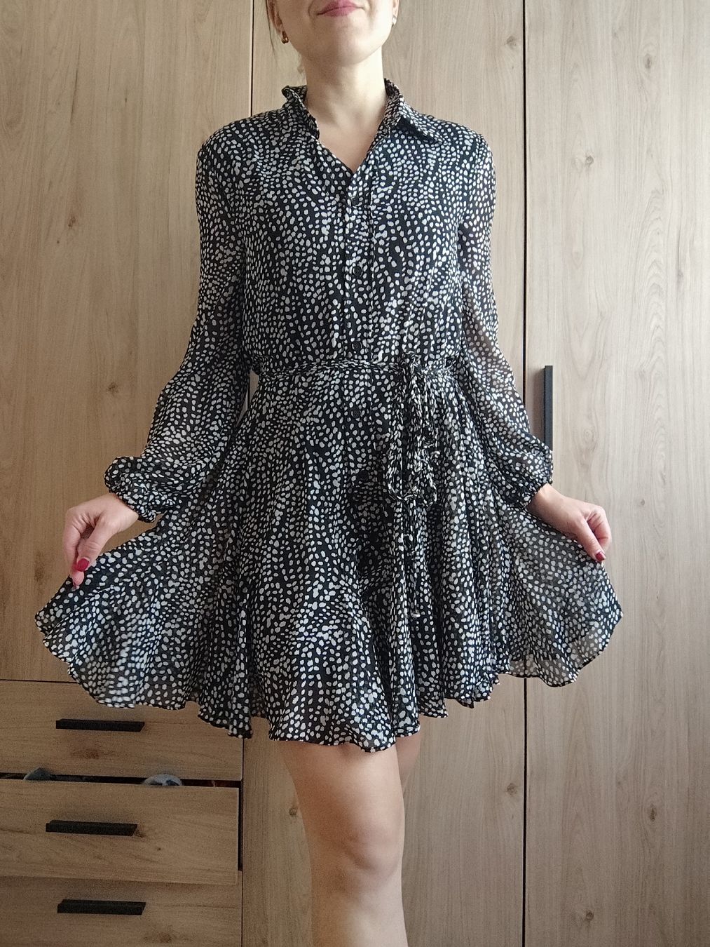 Vestiti: Chic Black & White Viscose Dress - Perfect for spring – Usato da Mägenwil venduto da VintageGirly