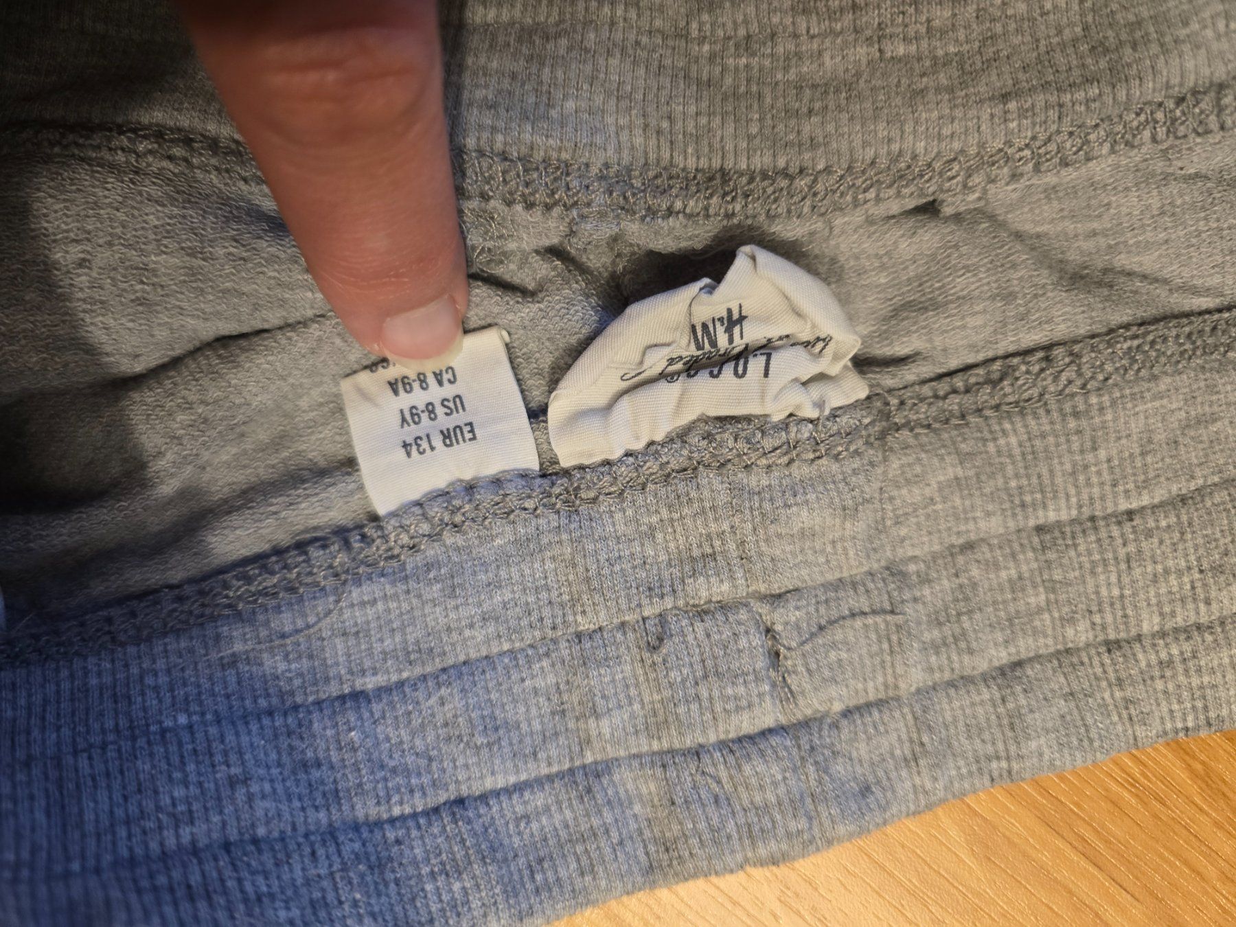 Pantalons: 3/4 Trainerhose Gr. 134 – D'occasion à Büttikon AG par Amineah 1