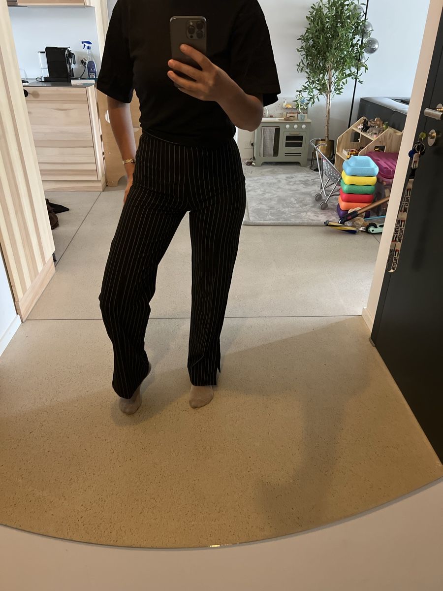 Bershka Pantaloni: Anzughose gestreift, Bershka, Gr. 36 – Usato da Zürich venduto da La.gp