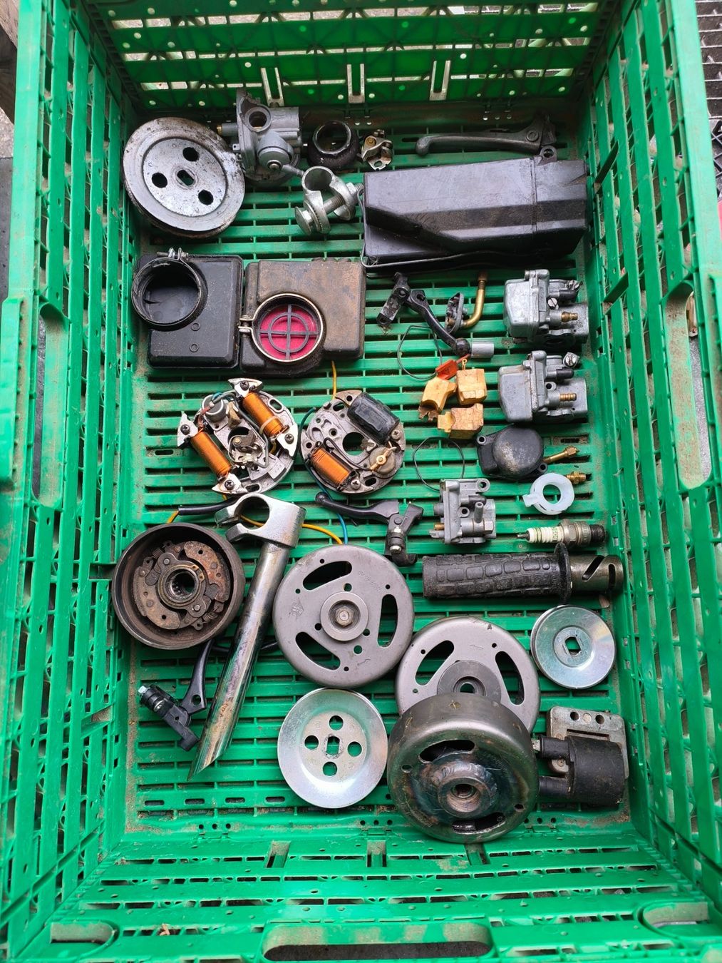 Pièces pour mobylette: Mofateile.1 Fr – D'occasion à Fulenbach par Elektronik 1