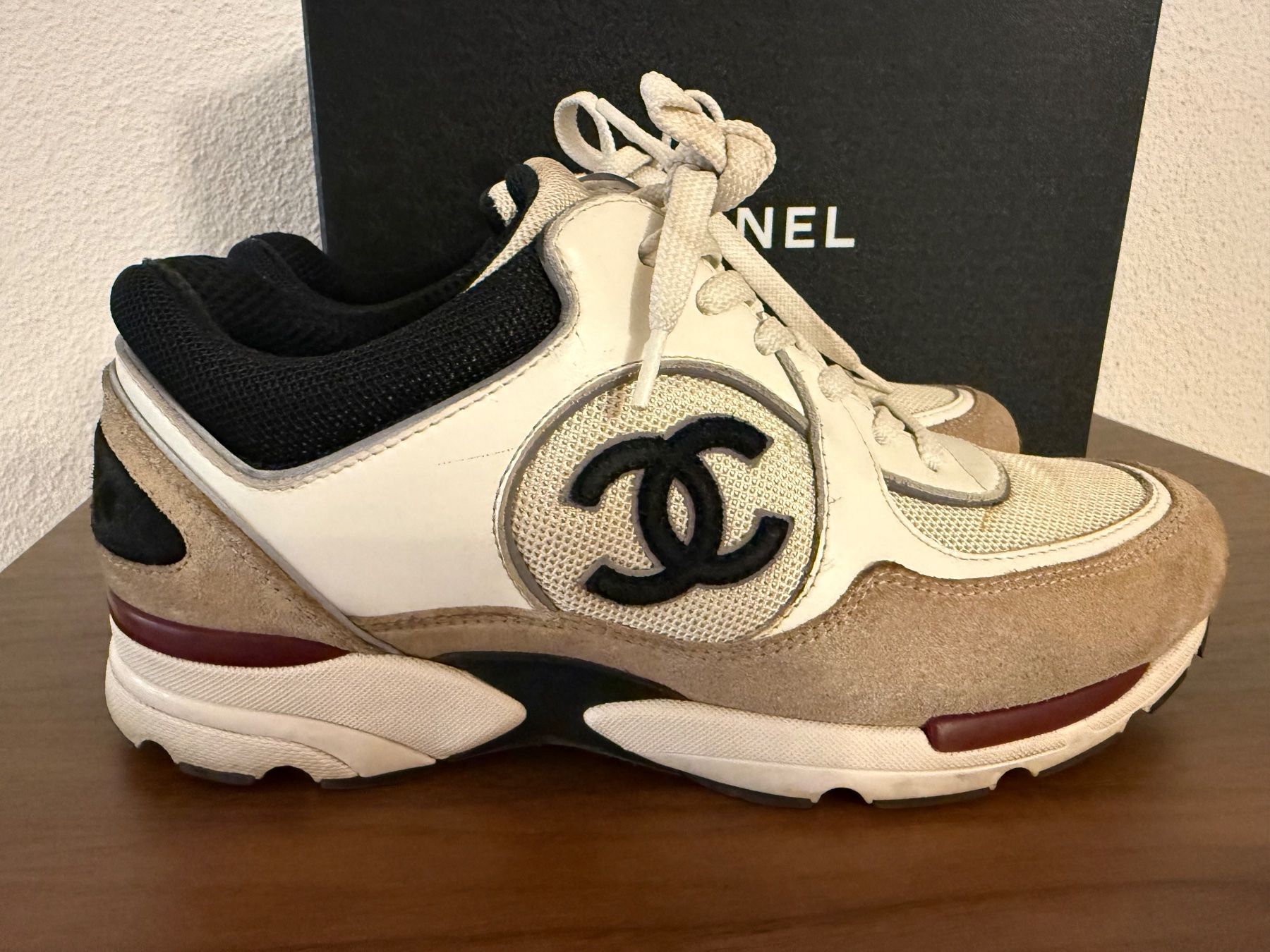 Chanel Damenschuhe: CHANEL Sneaker Nr. 39 – Gebraucht aus Embrach von Gsab 2