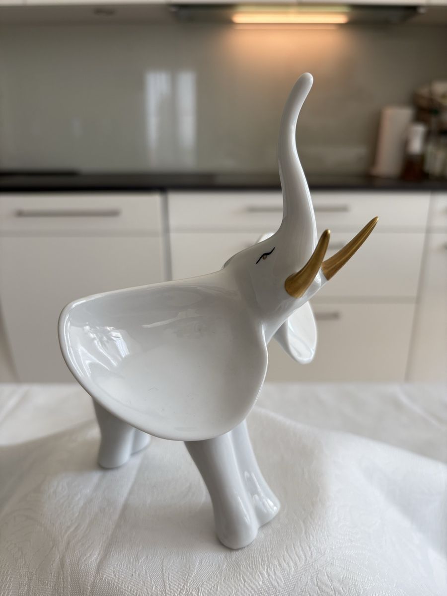 Figurines: Porzellan Elefant – D'occasion à Schönenberg ZH par Roxana8820