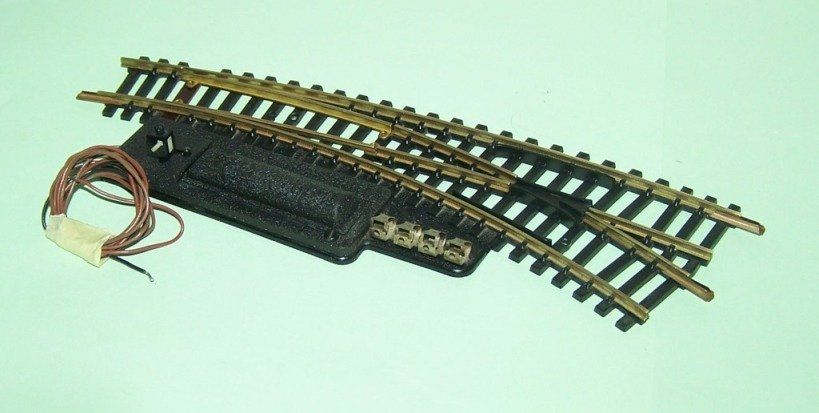 Fleischmann Modellini di ferrovie: Fleischmann HO 1723AR: Bogenweiche rechts, elektr. P. 2,7 mm – Usato da Brüttisellen venduto da Rentner44zh 2