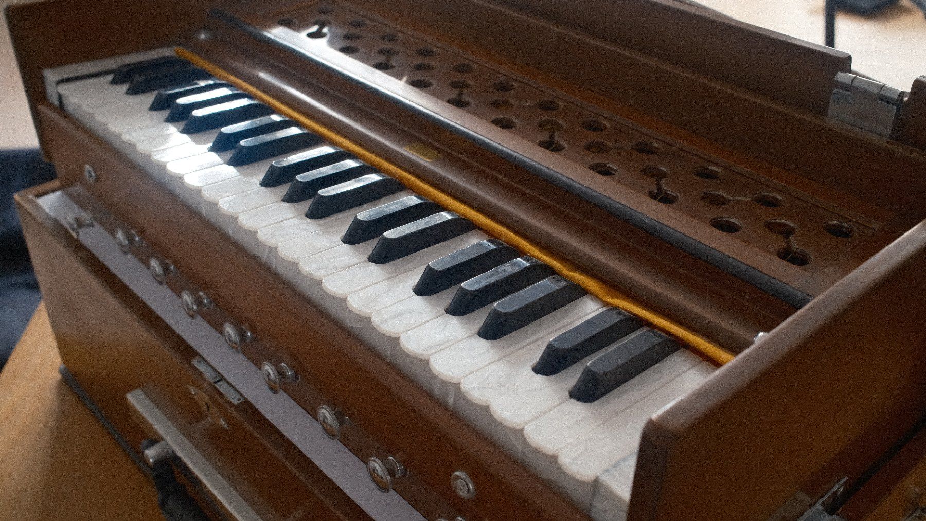 Musikinstrumente: Harmonium Paloma – Gebraucht aus Wald ZH von pelang56
