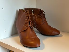 Stiefeletten braun Kunstleder Grösse 39 (nie getragen)
