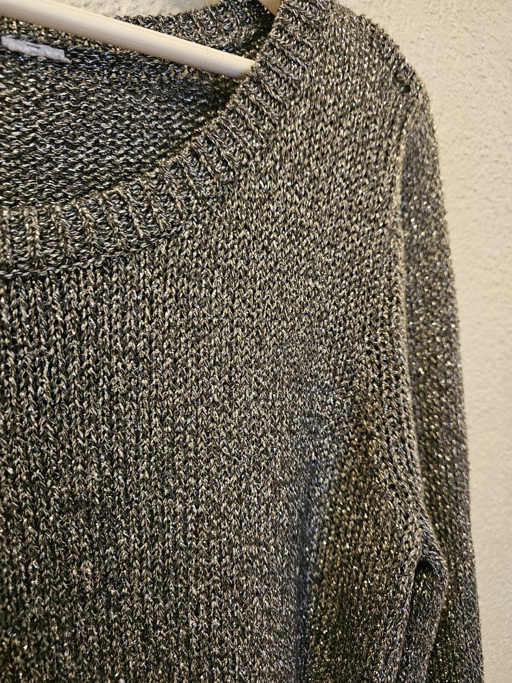 H&M Pulls & Sweat-shirts: H&M Strickpullover mit Glitzer, Grau, Grösse M – D'occasion à Bern par Oscarella 1