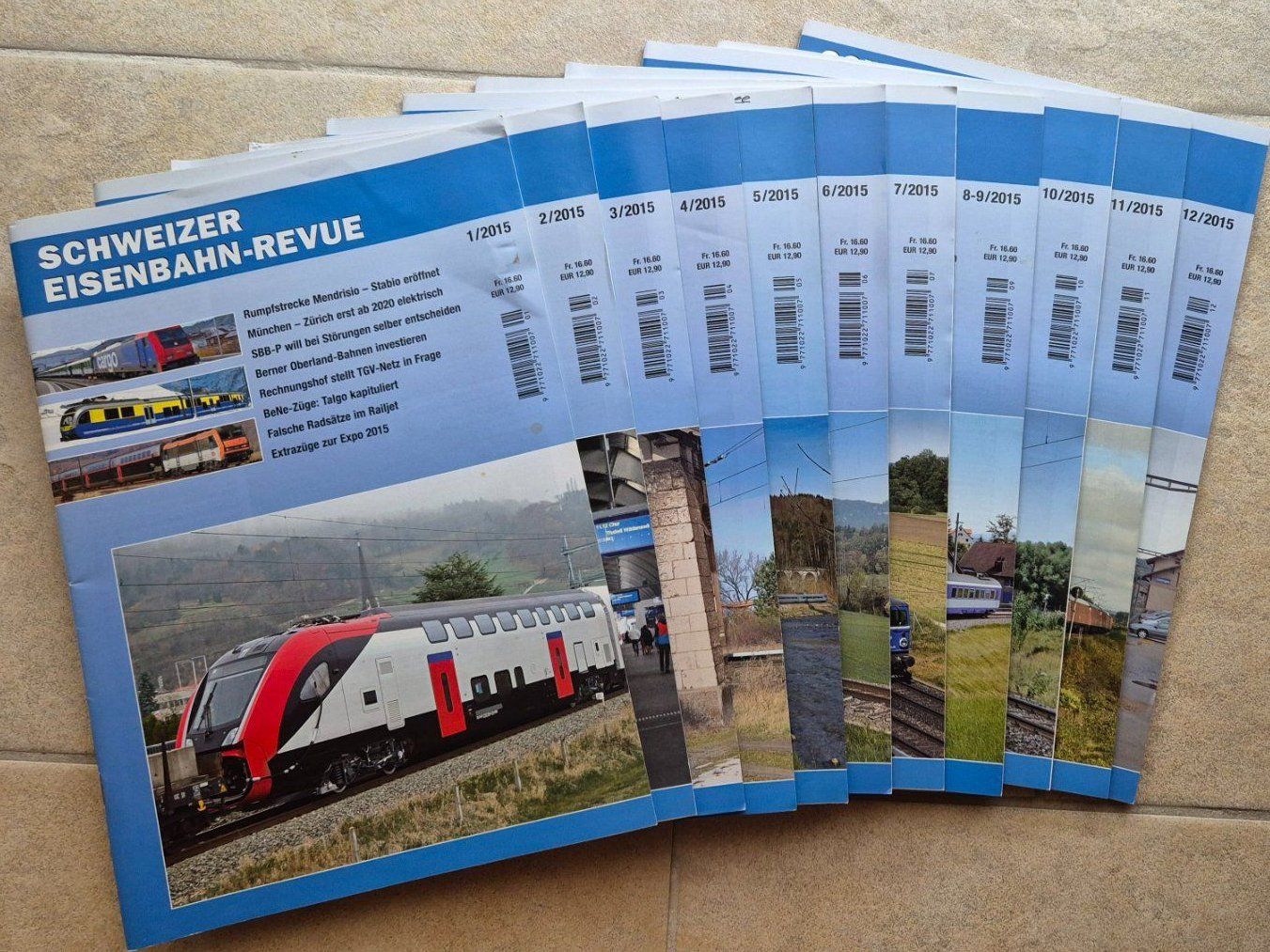 Revues & Magazines: Schweizer Eisenbahn-Revue 2015 – D'occasion à Brienz BE par Chutzli02