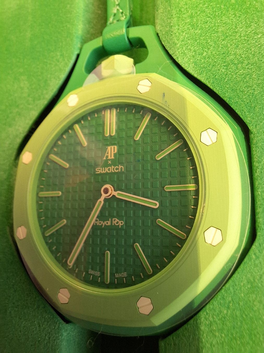 Swatch Orologi: Swatch x Ap Royal Pop Green – Nuovo e nell'imballaggio originale da Allschwil venduto da SimauK 1