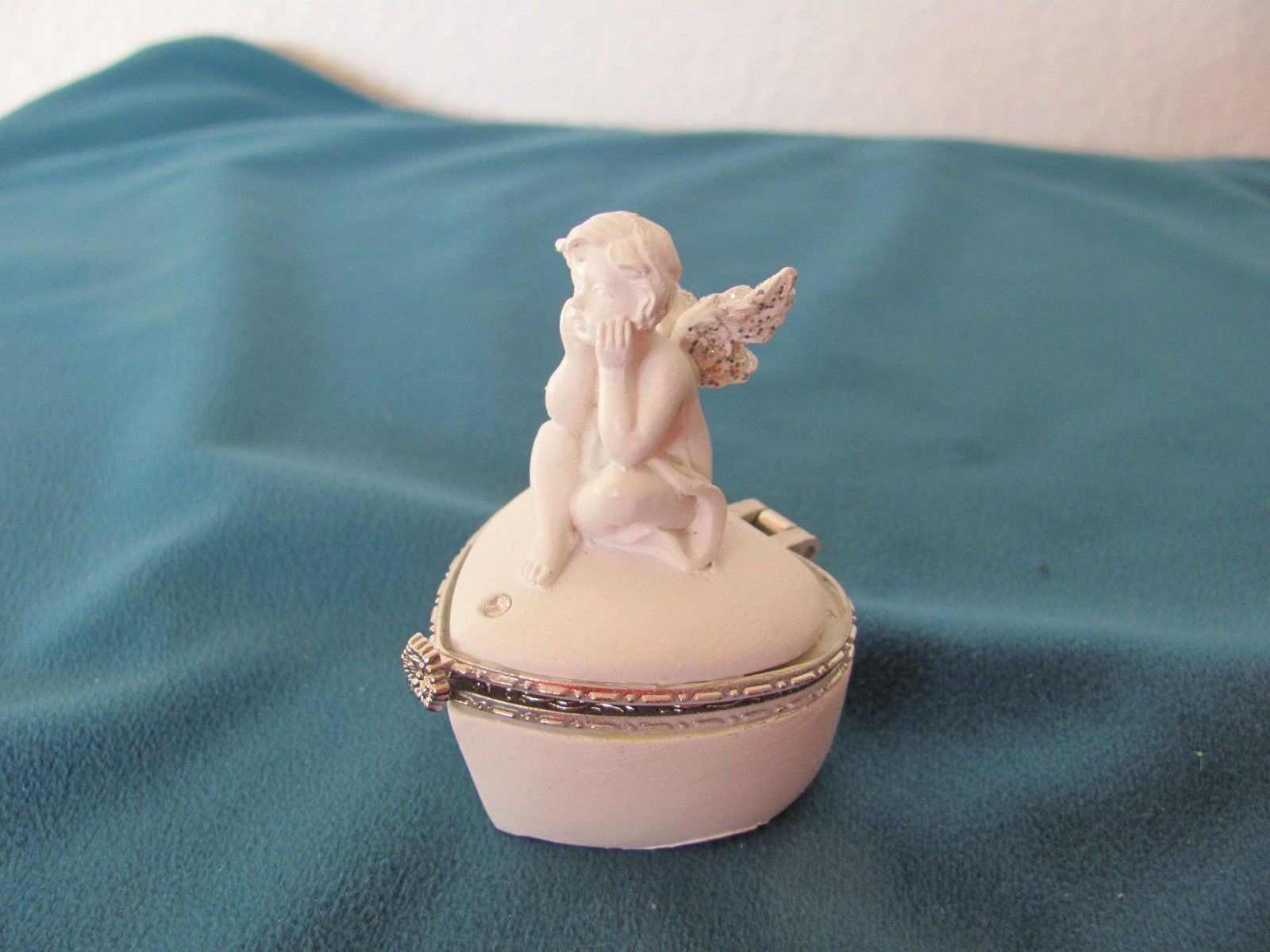 Tutte le decorazioni: Schmuckdose Herzform mit Engel Figur weiss – Nuovo (secondo la descrizione) da Gümligen venduto da Fantapanda 2