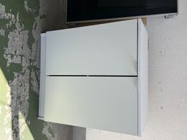 Wandregal Weiss mit Türen 2 Fach guter Zustand