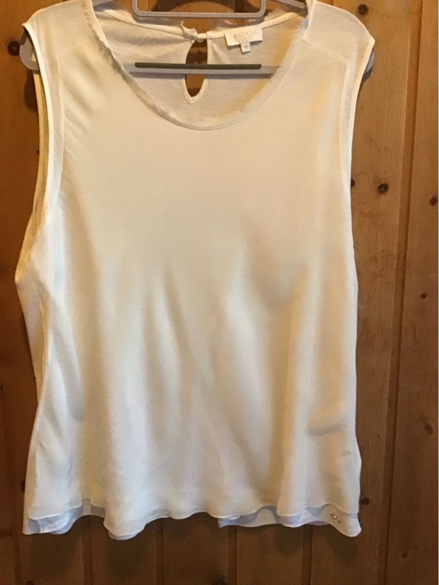 Escada Top: Escada Top weiss Grösse L mit kleinen Lochern  – Usato da Samedan venduto da dim_wd9v 2