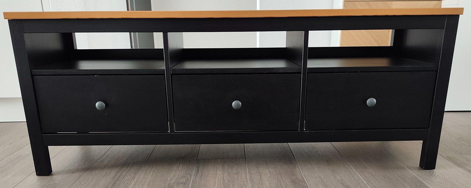 Ikea Mobili TV: IKEA HEMNES TV-Möbel – Usato da Oftringen venduto da kov_5scw
