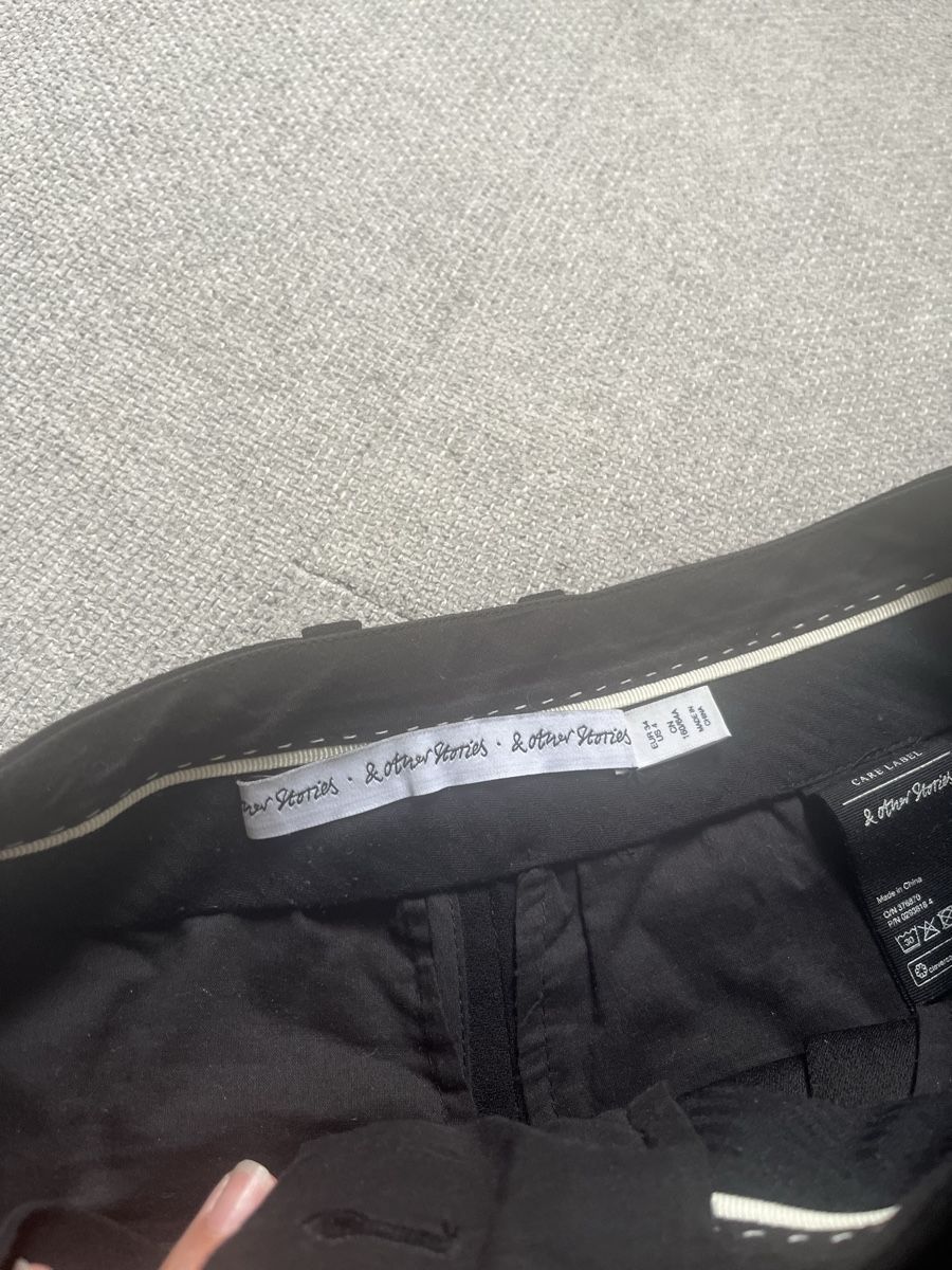 Other Stories Hosen: Bermuda & Other Stories noir taille 34 – Gebraucht aus Nyon von ali_w2tv 1