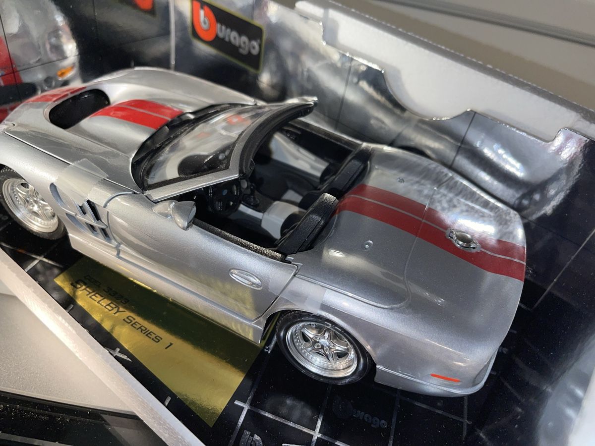 Bburago Modellini d'auto: Burago Shelby Series 1, 1:18, Modellauto – Nuovo (secondo la descrizione) da Siebnen venduto da speedy63 4