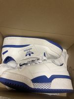 Baskets Adidas Rivalry Low blanc bleu taille 38