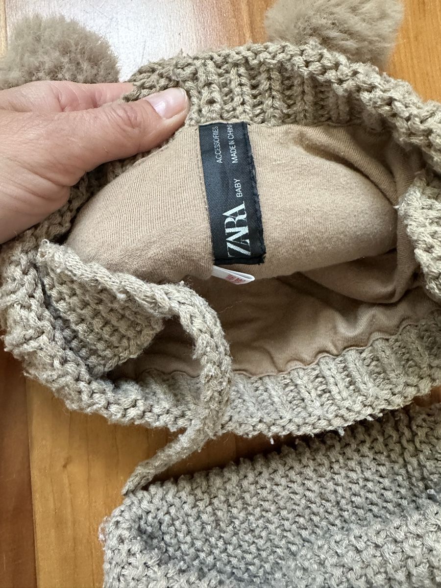 Zara Lots de vêtements: Zara Mütze und Schal 86 – D'occasion à Birr par YMCA123 1
