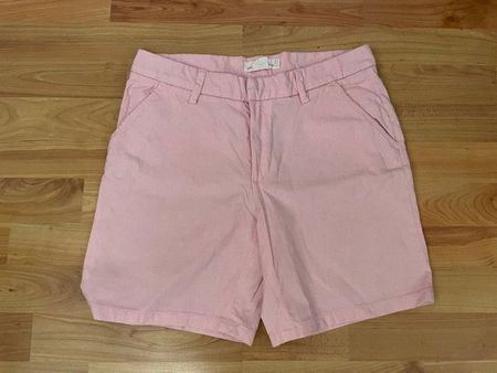 Shorts rosa, mit ganz feinen weissen Streifen, Grösse 36
