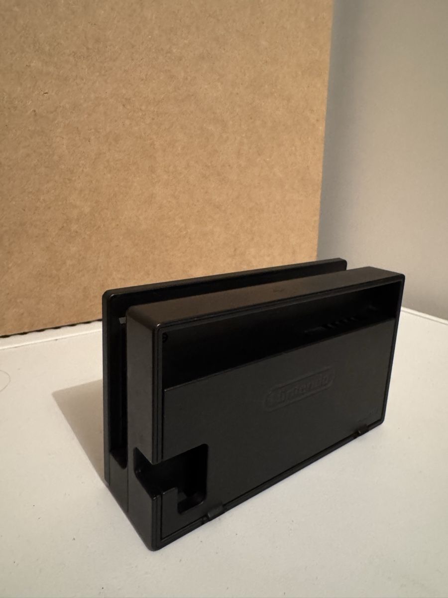 Nintendo Console: Station d'accueil Nintendo Switch noir – Usato da Bulle venduto da rmv_qsw7 2