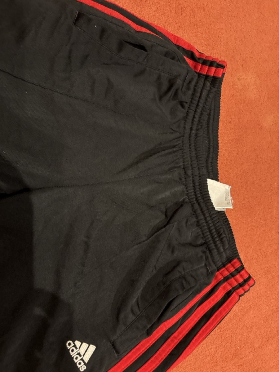 Adidas Pantaloni: Lockere Adidas Jogginghose – Usato da Affoltern am Albis venduto da tam_5vn5 1