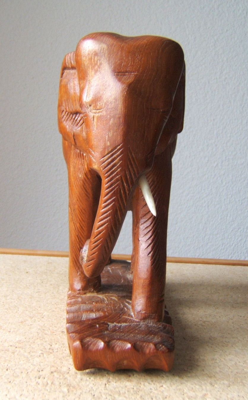 Figuren: ELEFANT AUS HOLZ - GESCHNITZT – Gebraucht aus Brunnen von Nonne04 1
