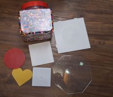 Bügelperlen Set mit verschiedenen Steckplatten gebraucht