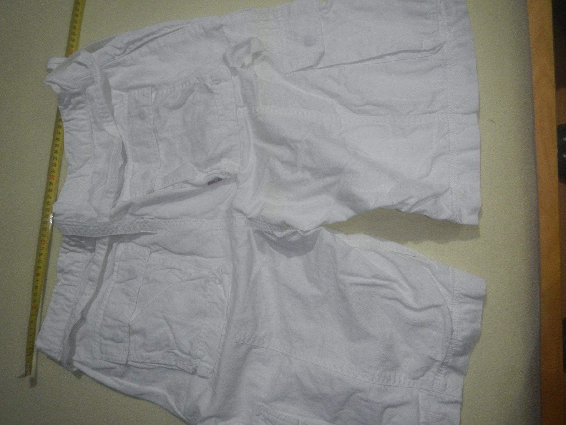 Pantaloni: Cargo Hose Kurz von Teddys – Usato da Bronschhofen venduto da happynews2018 2