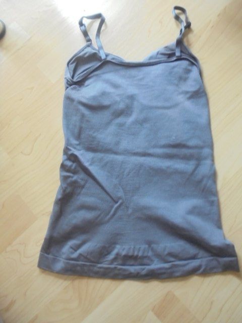 Altra biancheria intima: Schlankstütz Top Anthrazit Gr. XXL NEU – Nuovo (secondo la descrizione) da Hinwil venduto da Glasperlen 1