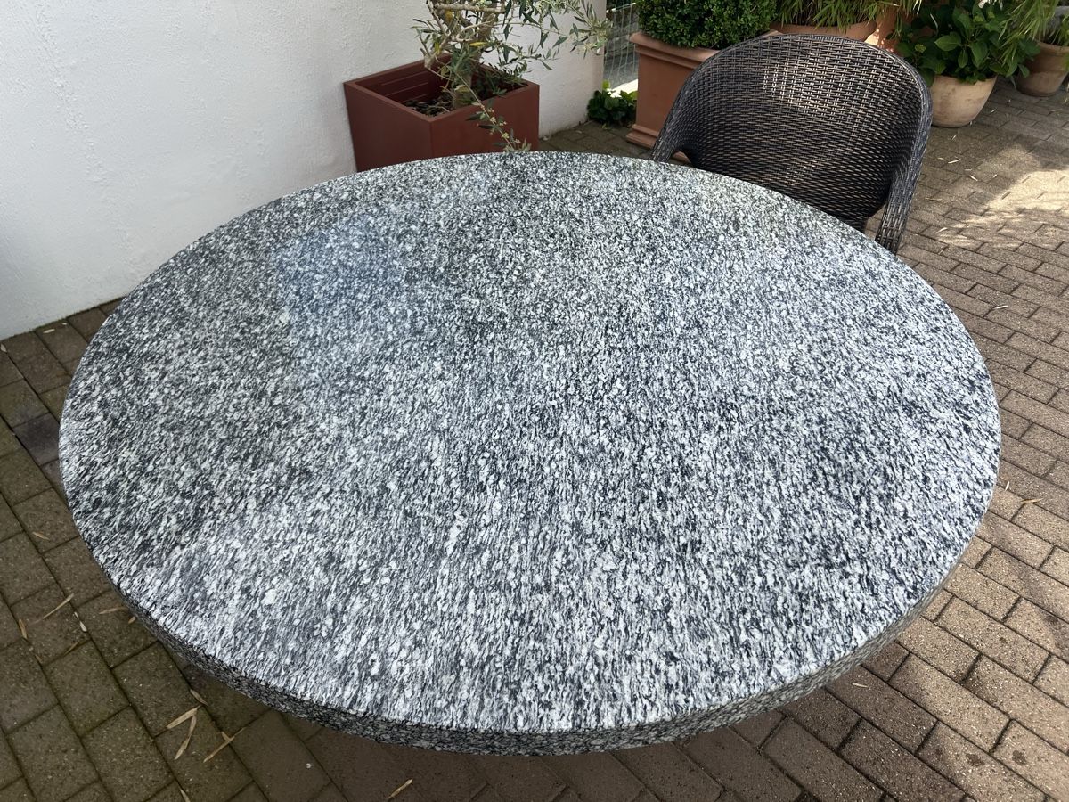 Tavoli: Granit-Gartentisch – Usato da Hedingen venduto da johsaan 1