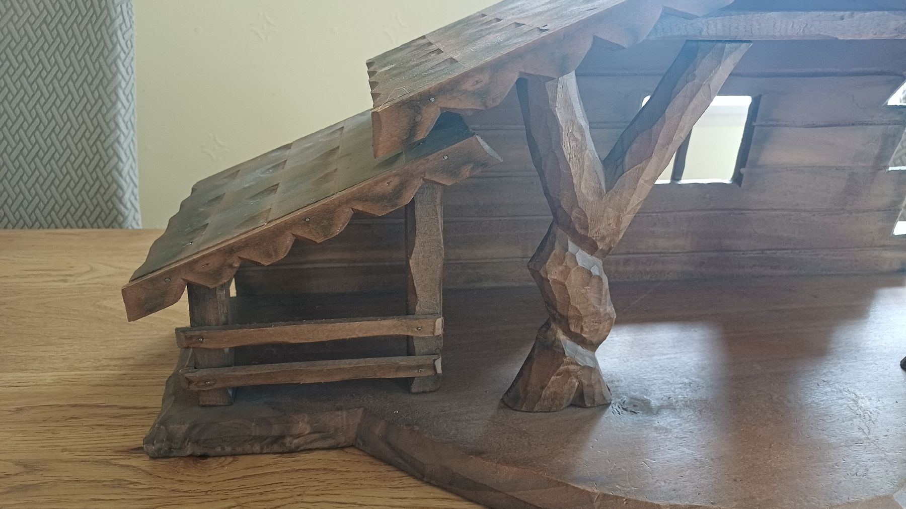 Articoli in legno: Schöne Holzkrippe – Usato da Flawil venduto da Naphtali 4